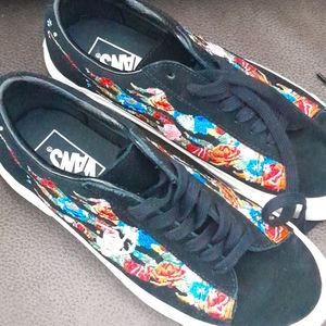 Embroidered Vans.                             Unisex Womens 7 and  Mens 5.5